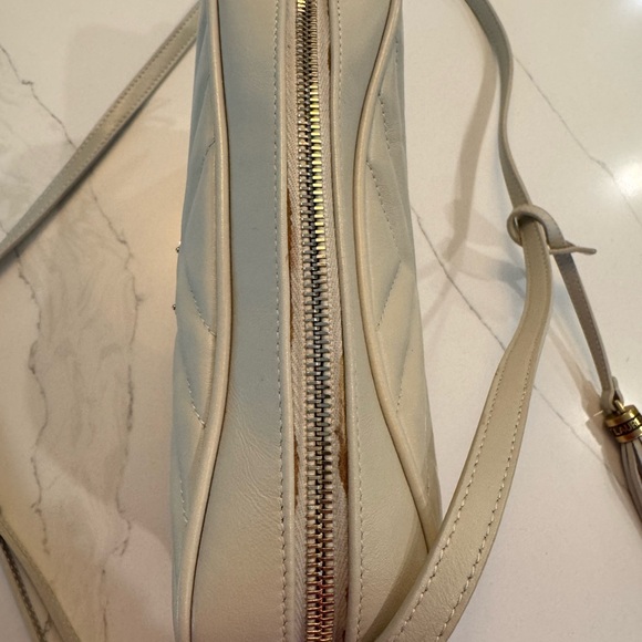 YSL classic leather camera bag in the color bone. - Picture 8 of 15